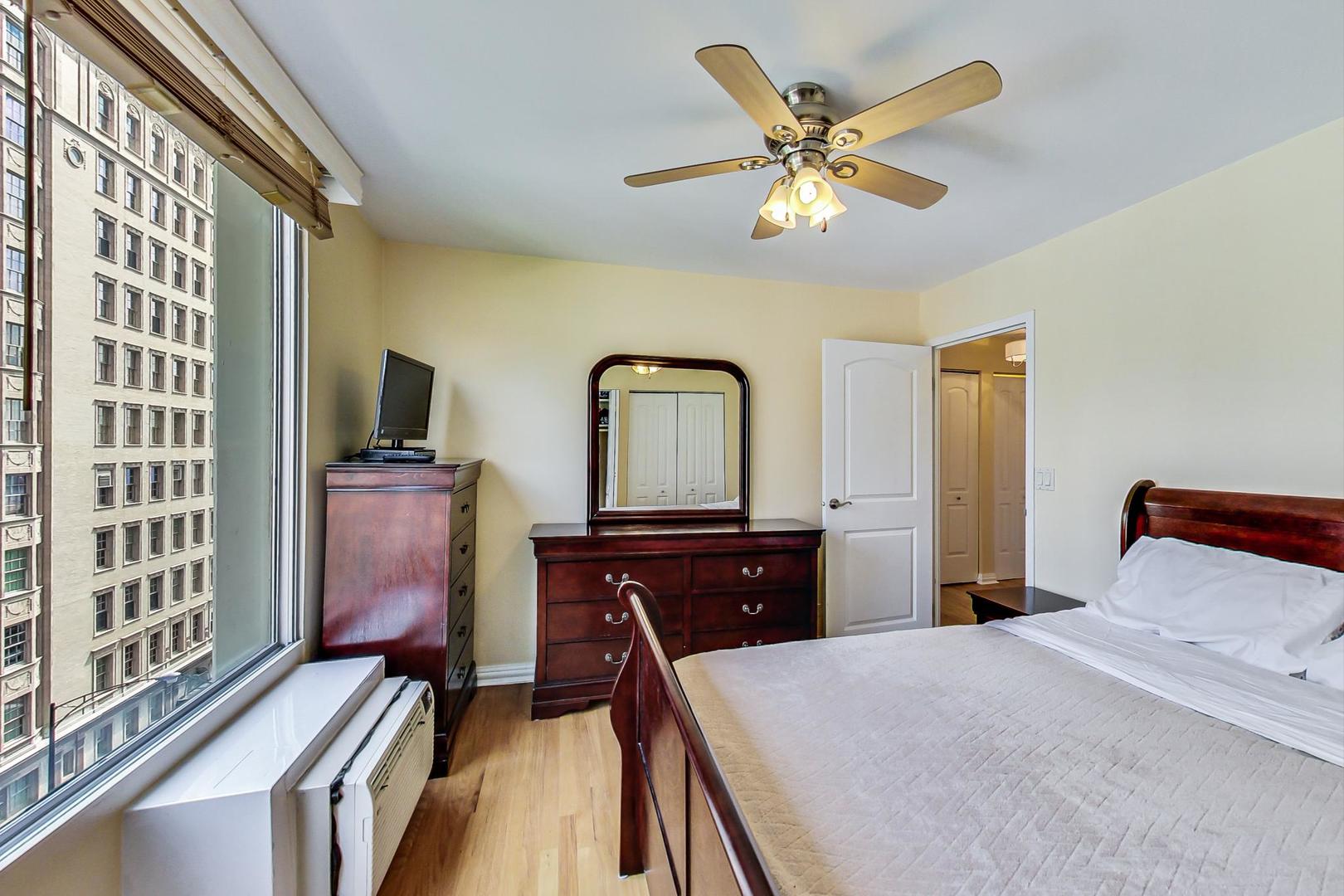 71 East Division Street, Unit 803 Chicago, IL 60611 - Photo 30 of 38