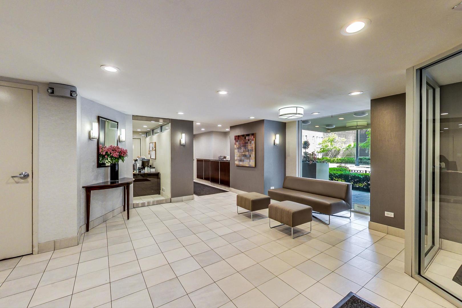 71 East Division Street, Unit 803 Chicago, IL 60611 - Photo 4 of 38