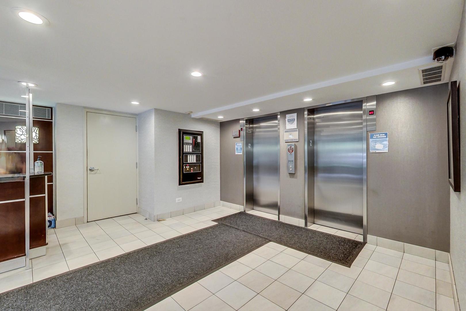 71 East Division Street, Unit 803 Chicago, IL 60611 - Photo 5 of 38