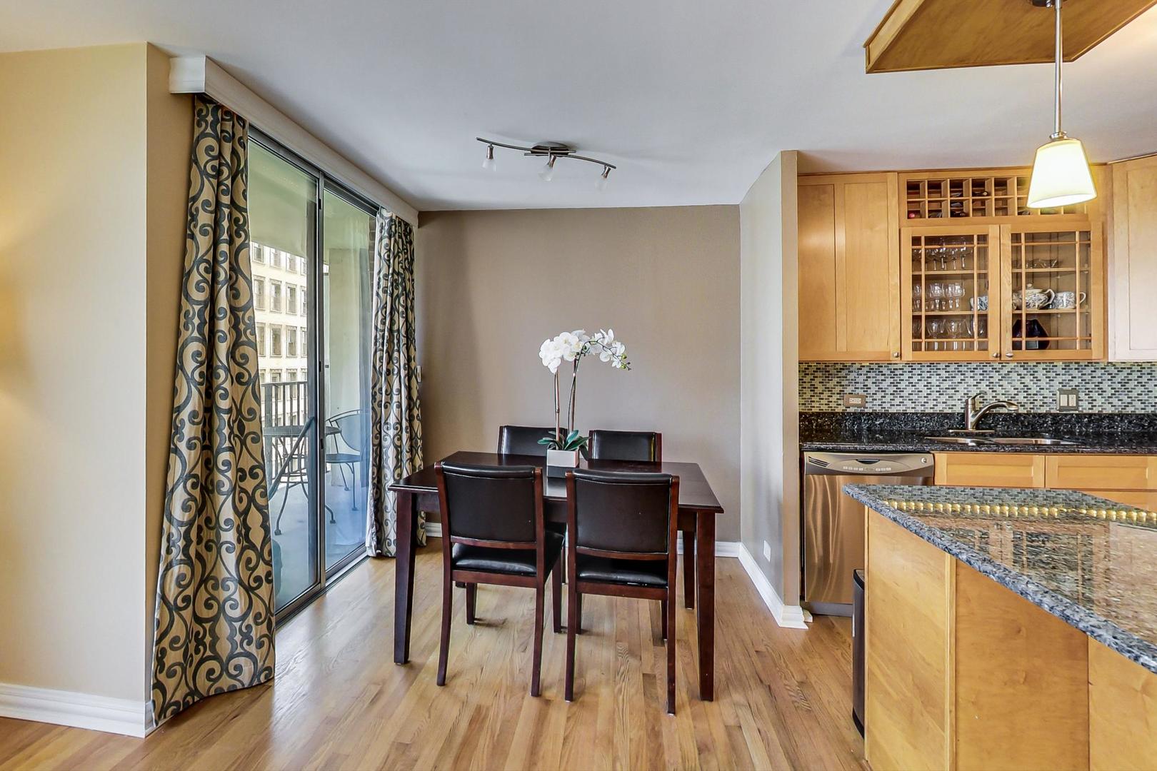 71 East Division Street, Unit 803 Chicago, IL 60611 - Photo 10 of 38