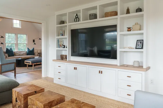 $16,500,000 | 174 Cliff Road, Nantucket, MA 02554