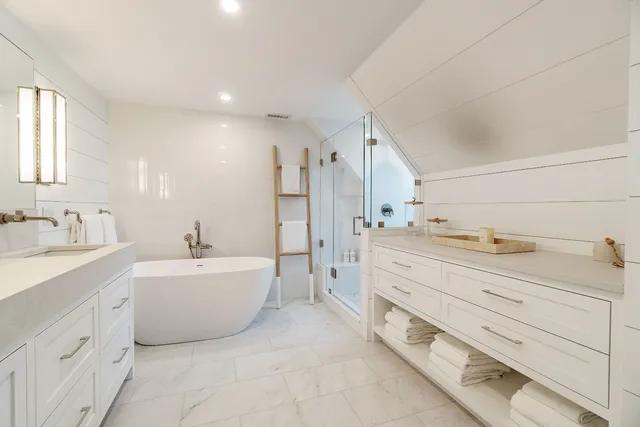 $16,500,000 | 174 Cliff Road, Nantucket, MA 02554