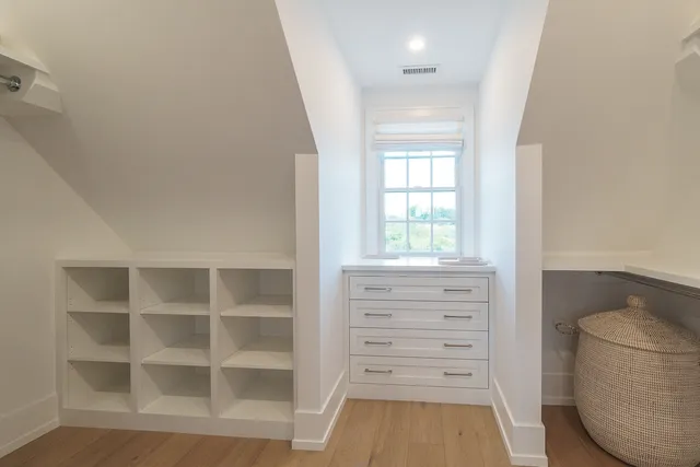 $16,500,000 | 174 Cliff Road, Nantucket, MA 02554