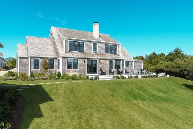 $16,500,000 | 174 Cliff Road, Nantucket, MA 02554
