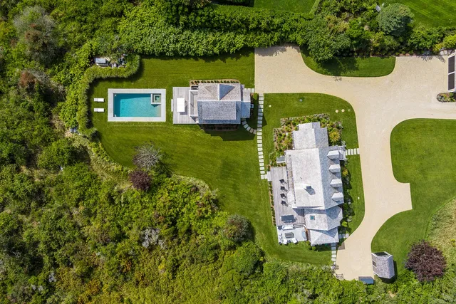 $16,500,000 | 174 Cliff Road, Nantucket, MA 02554