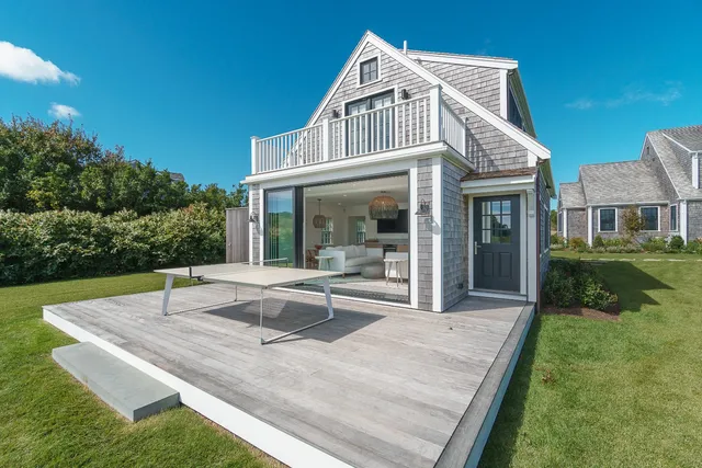 $16,500,000 | 174 Cliff Road, Nantucket, MA 02554