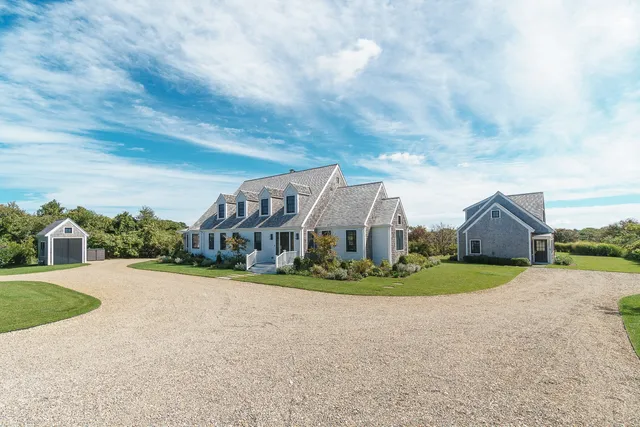 $16,500,000 | 174 Cliff Road, Nantucket, MA 02554
