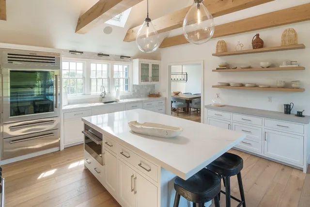 $16,500,000 | 174 Cliff Road, Nantucket, MA 02554