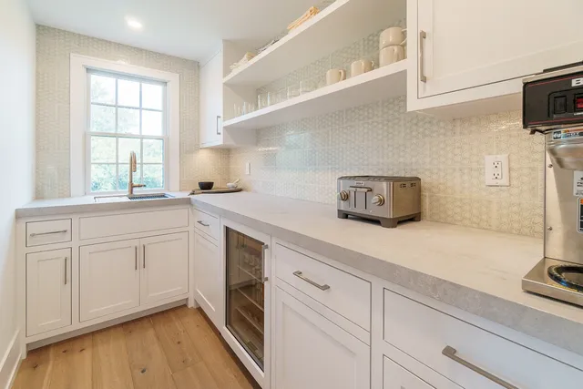 $16,500,000 | 174 Cliff Road, Nantucket, MA 02554