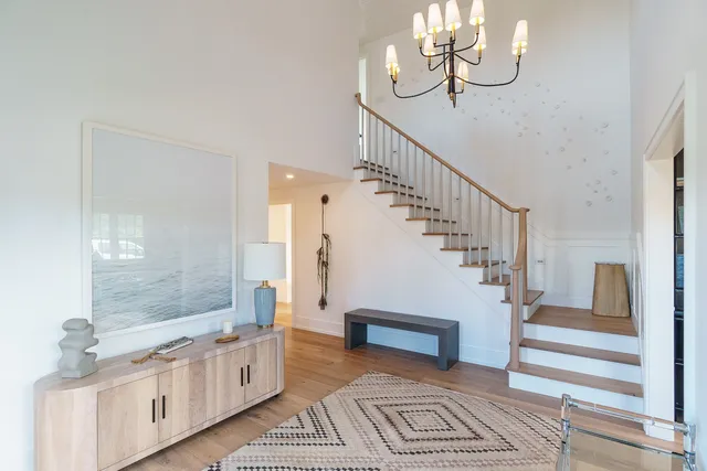 $16,500,000 | 174 Cliff Road, Nantucket, MA 02554