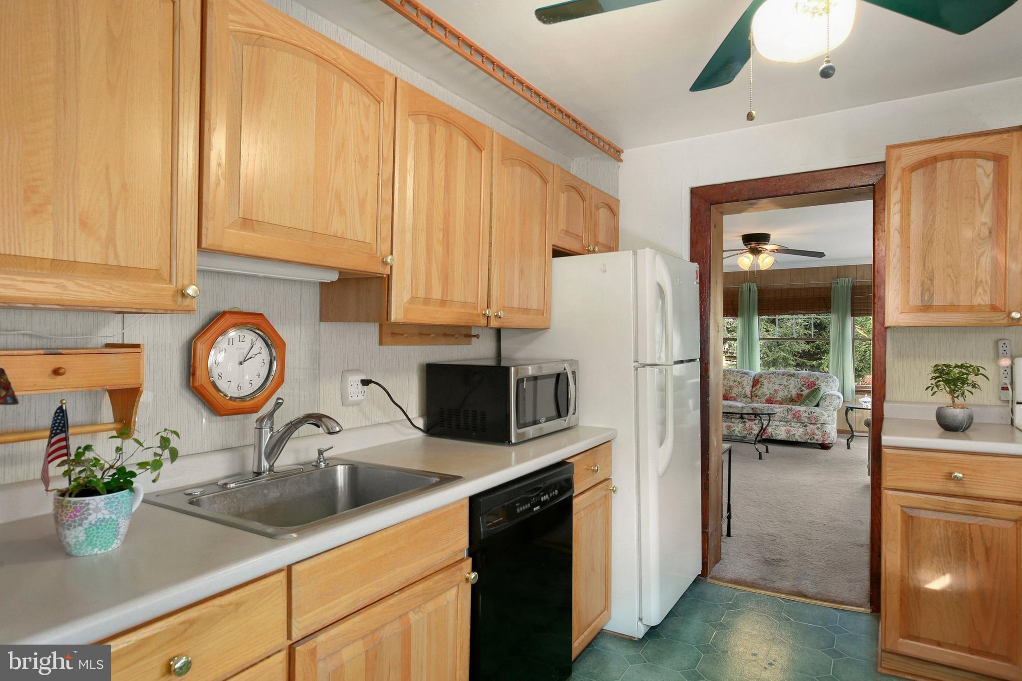 6605 Persimmon Tree Road Cabin John, MD 20818 - Photo 11 of 27