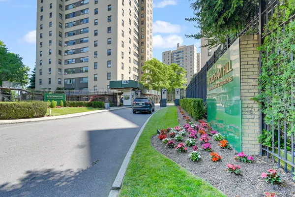 $145,000 | 3 Fordham Hill Ovl, Unit 1G | University Heights