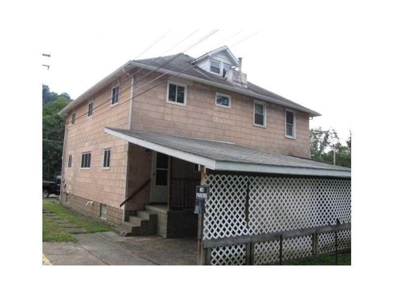 229 Riverside Drive Freeport, PA 16229 - Photo 3 of 10 Exterior Front.