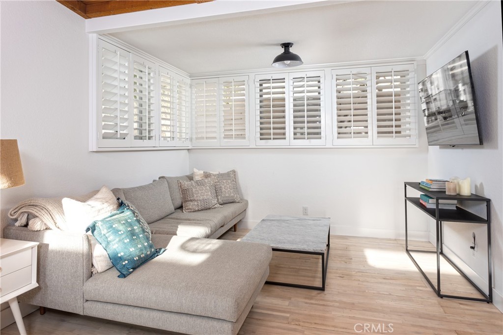 363 Ruby Street Laguna Beach, CA 92651 - Photo 5 of 22