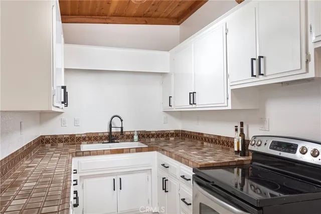 $7,000 | 363 Ruby Street, Laguna Beach, CA 92651