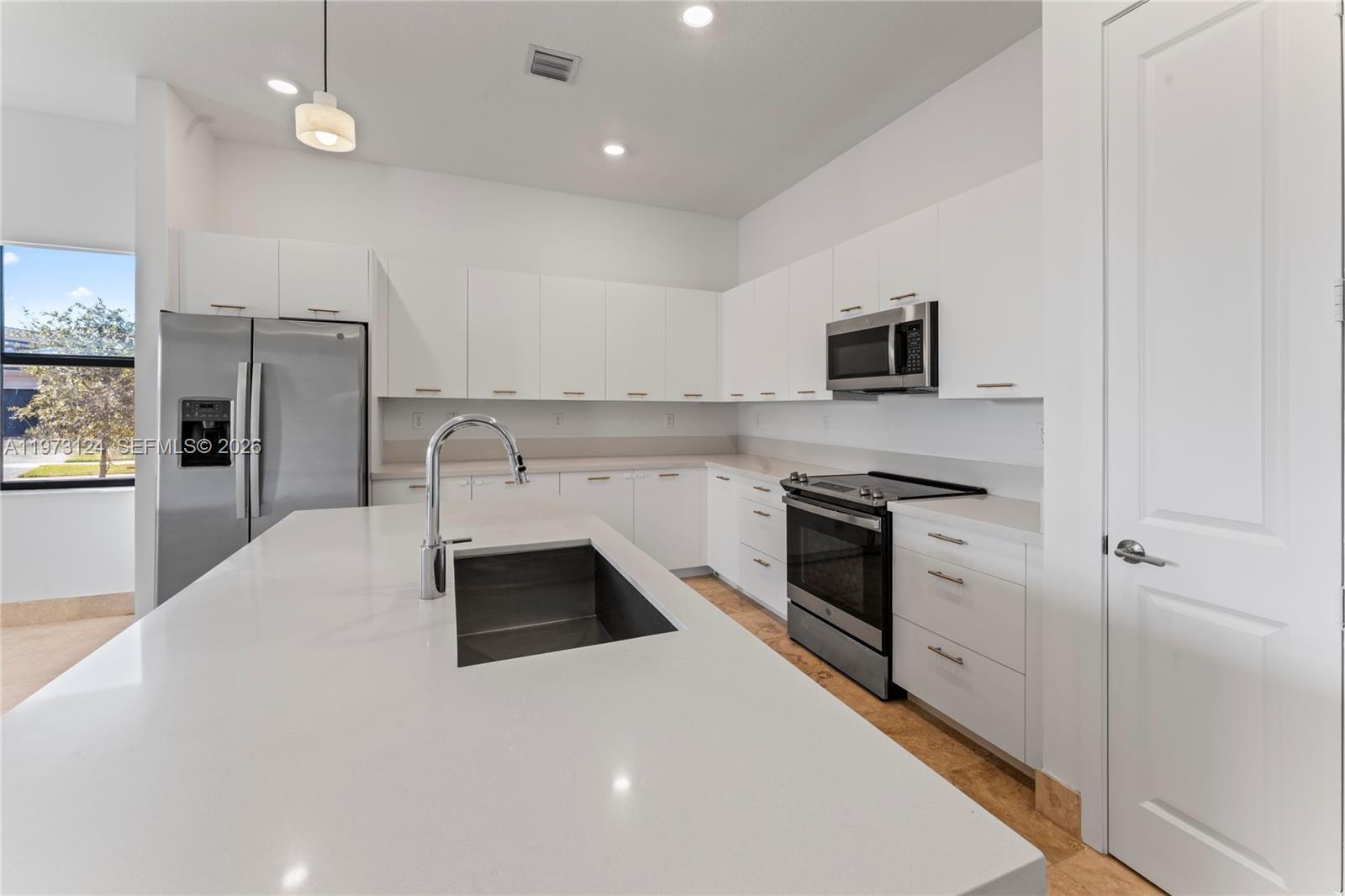 17564 Southwest 41st Street Miramar, FL 33029 - Photo 12 of 27 Photo 12