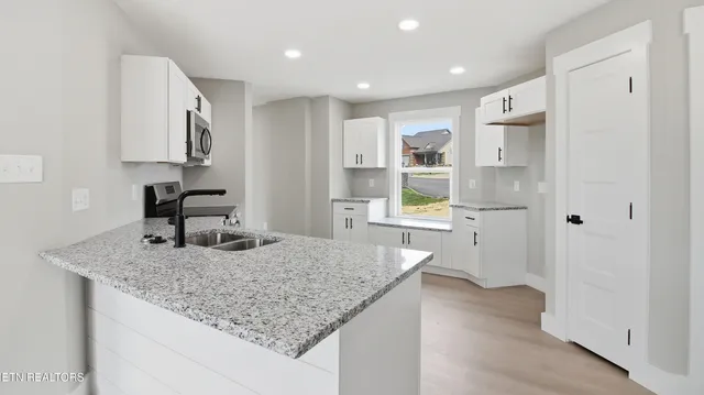 $525,000 | 7705 Fox Valley Lane, Knoxville, TN 37938