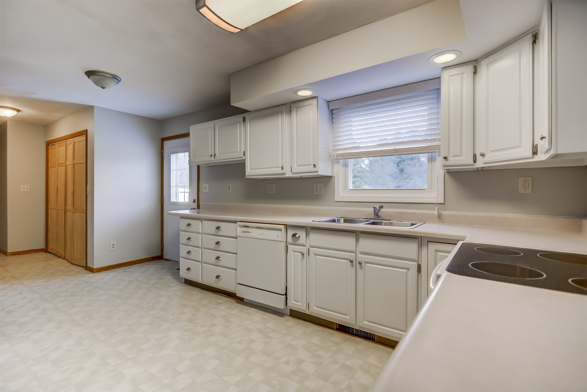 890 Gabriel Road Springfield, IL 62712 - Photo 16 of 42