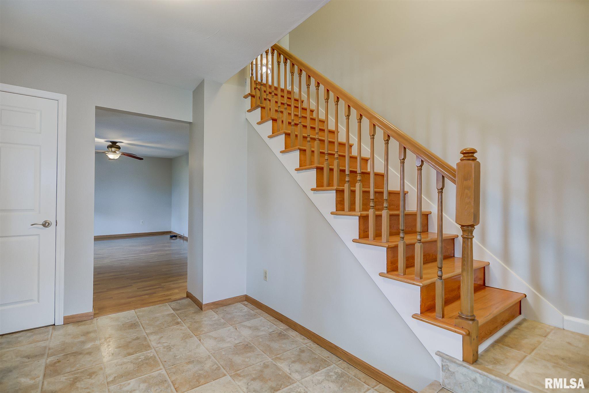890 Gabriel Road Springfield, IL 62712 - Photo 4 of 42