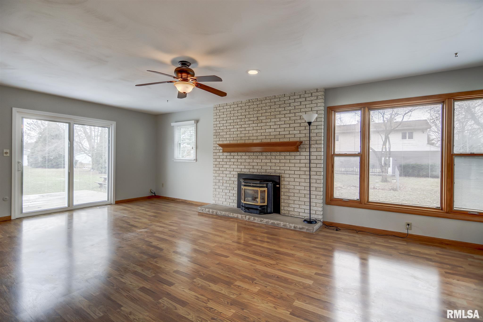 890 Gabriel Road Springfield, IL 62712 - Photo 5 of 42