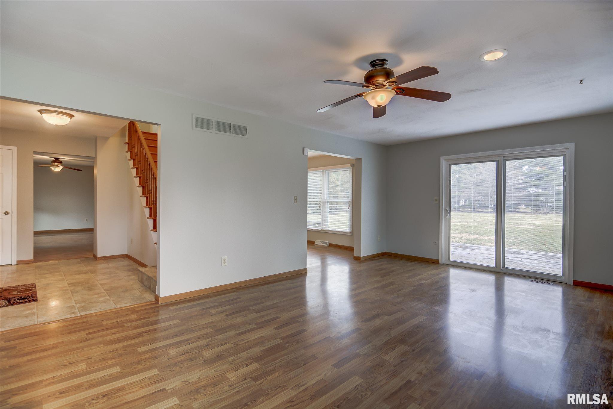 890 Gabriel Road Springfield, IL 62712 - Photo 7 of 42