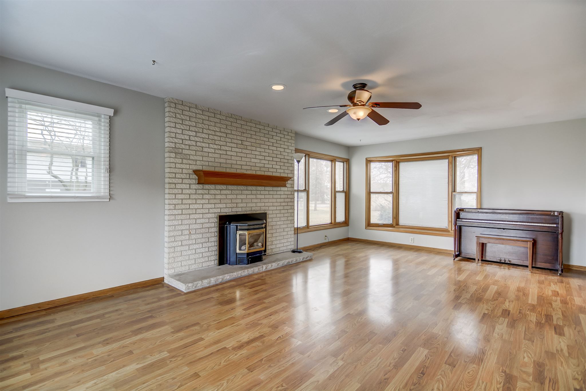 890 Gabriel Road Springfield, IL 62712 - Photo 9 of 42