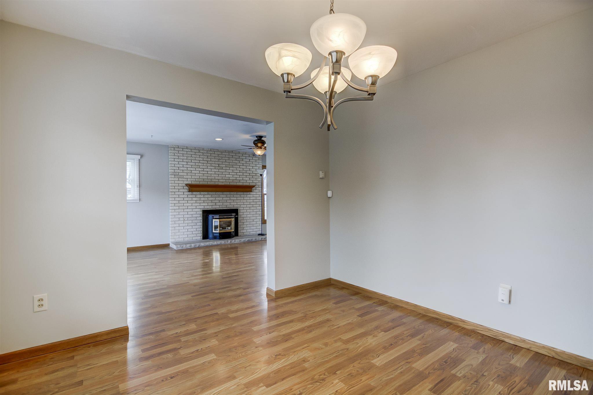 890 Gabriel Road Springfield, IL 62712 - Photo 10 of 42