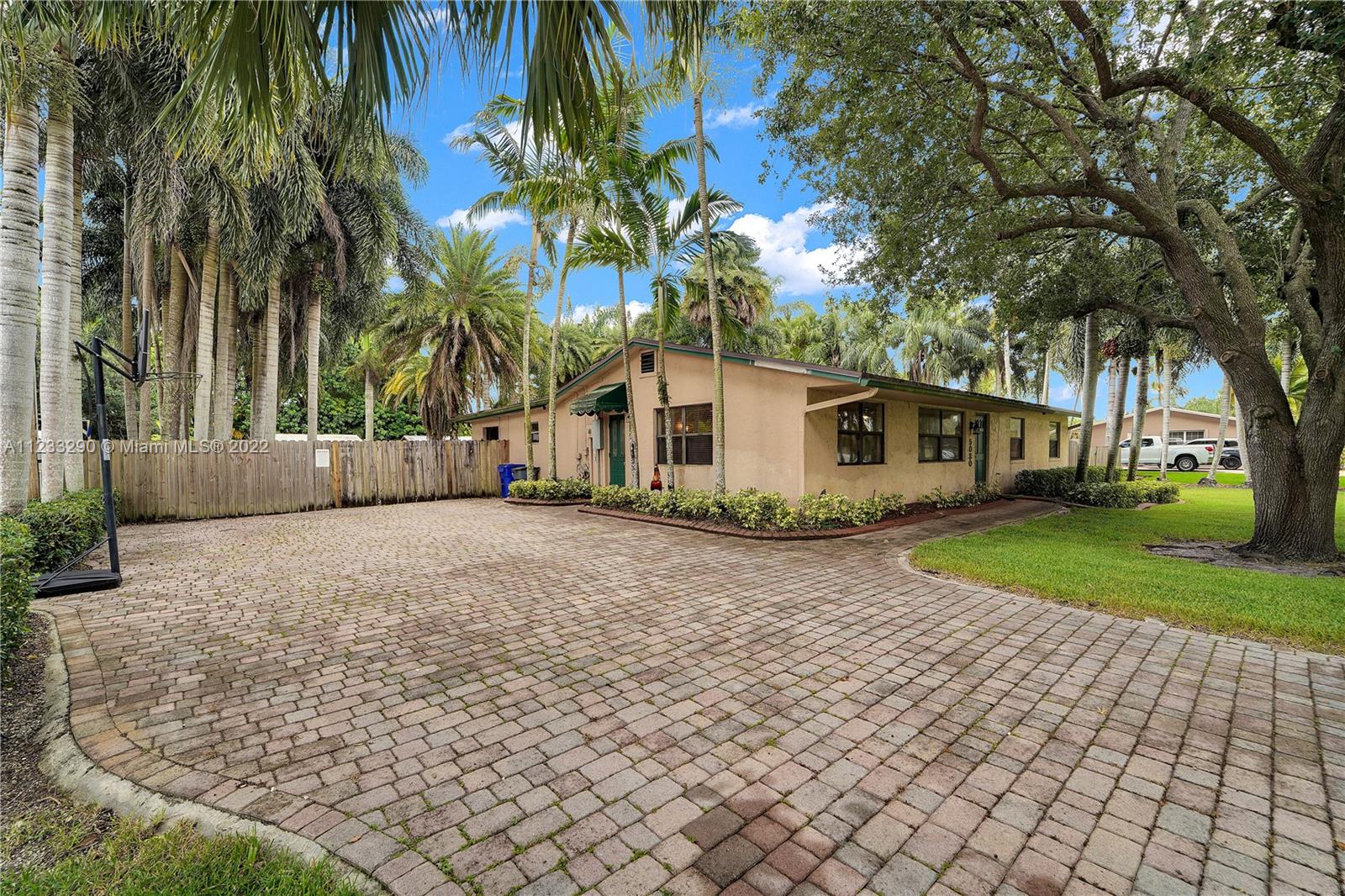 5030 Southwest 188th Avenue Southwest Ranches, FL 33332 - Photo 5 of 47 Gallery Image 5