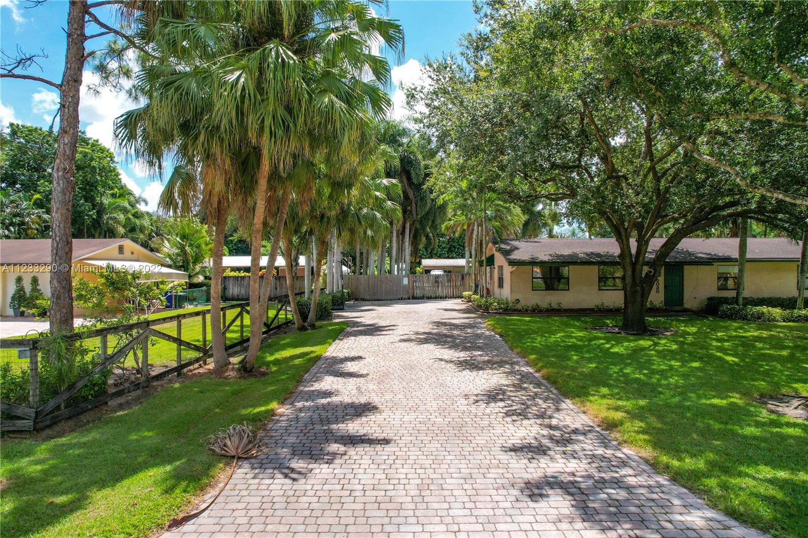 5030 Southwest 188th Avenue Southwest Ranches, FL 33332 - Photo 10 of 47 Gallery Image 10