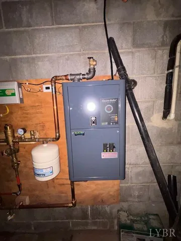 a view of room with window