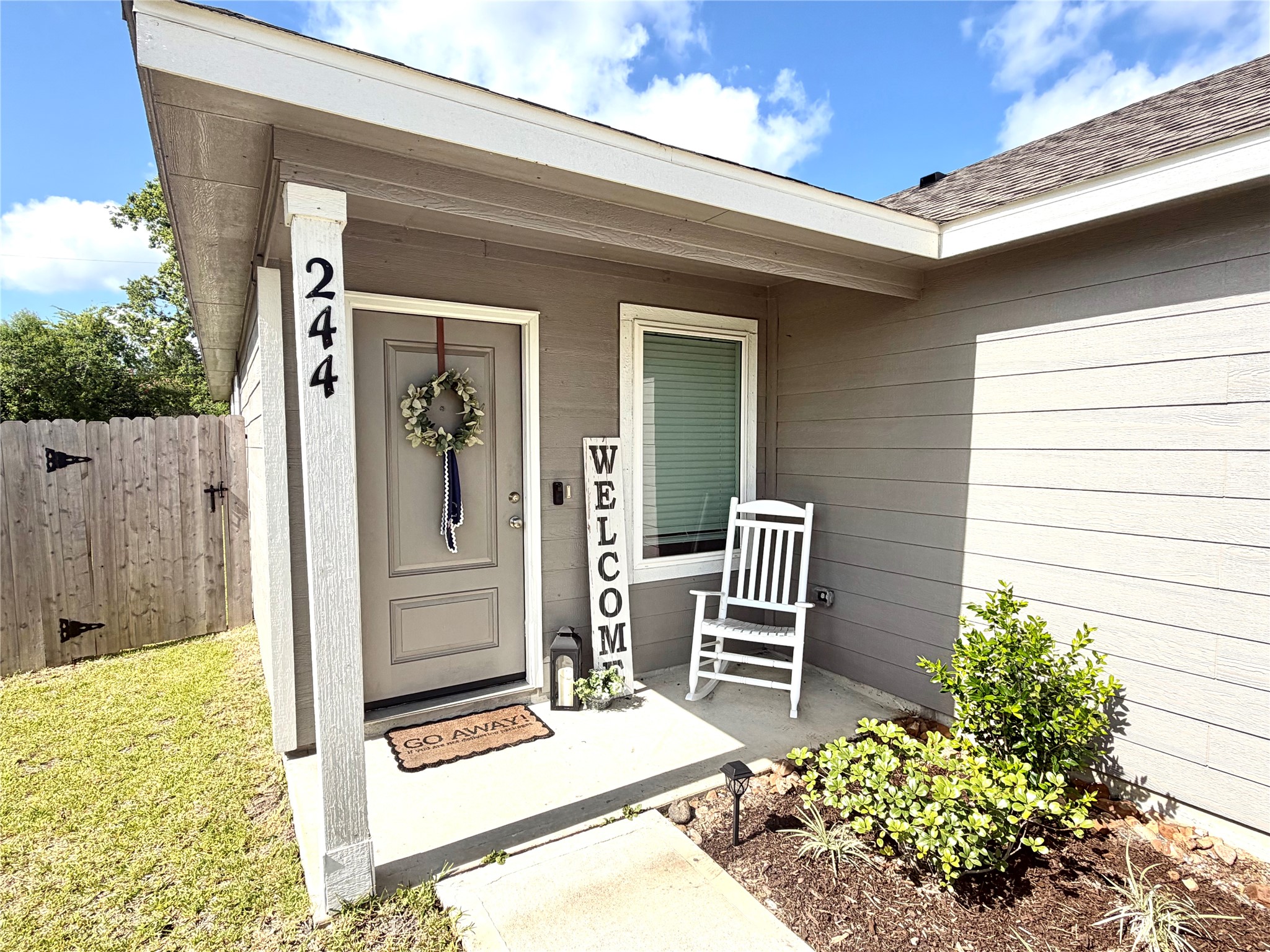 244 Houston Street Angleton, TX 77515 - Photo 3 of 15