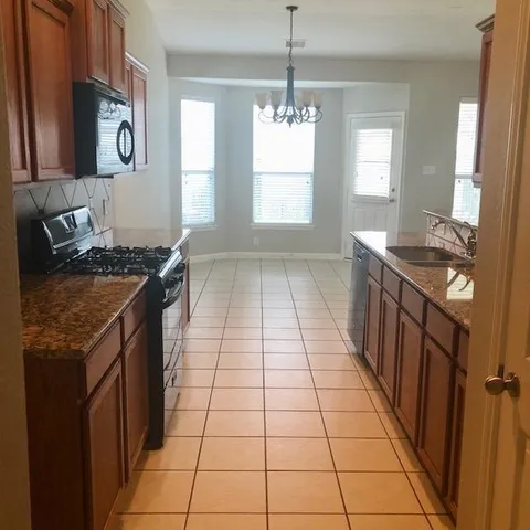 $1,950 | 21338 Bella Flora Court, Spring, TX 77379