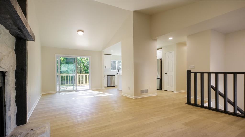 4328 Buckingham Place Duluth, GA 30096 - Photo 5 of 23