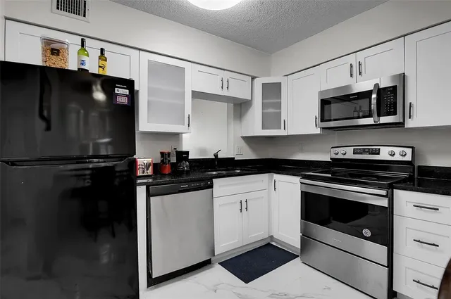 $2,200 | 260 Northwest 76th Avenue, Margate, FL 33063