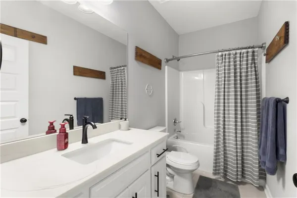 $499,900 | 1102 Northwest Aspen Court, Grain Valley, MO 64029