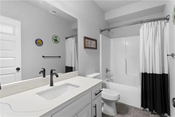 $499,900 | 1102 Northwest Aspen Court, Grain Valley, MO 64029