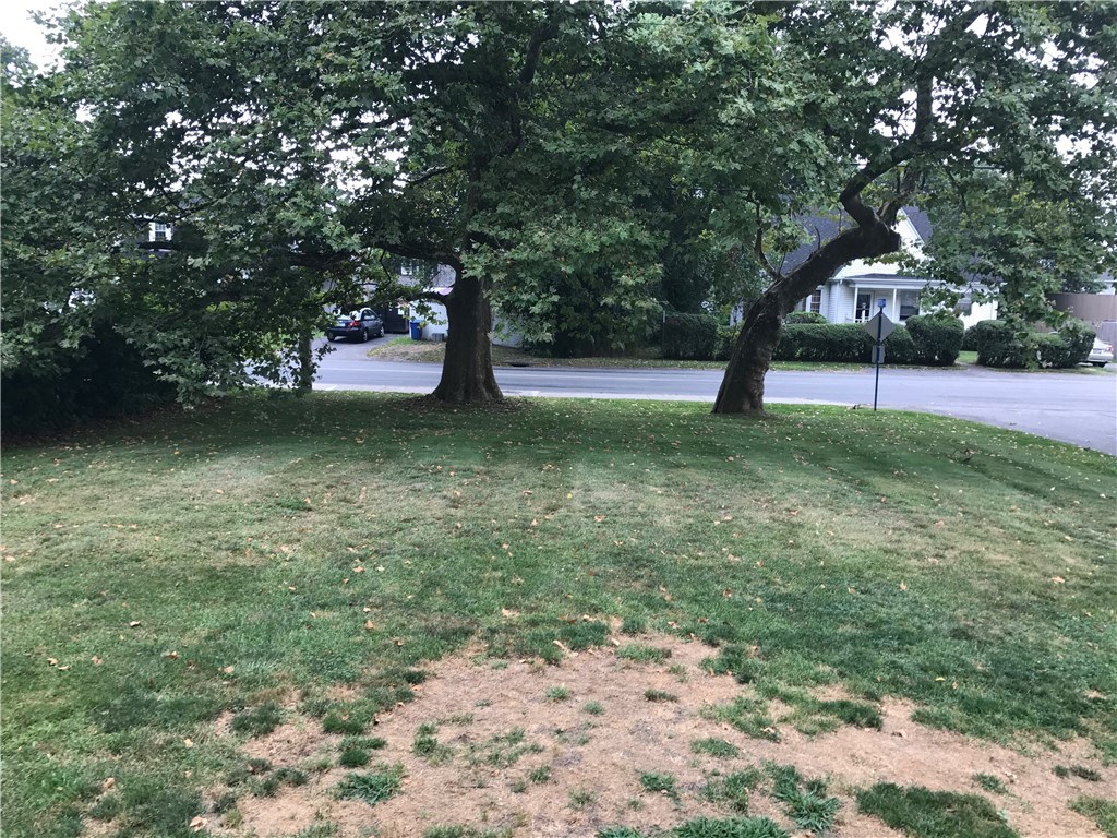 7 Rosa Road Middletown, RI 02842 - Photo 4 of 13