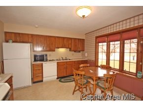 204 Astoria Road Springfield, IL 62704 - Photo 6 of 12