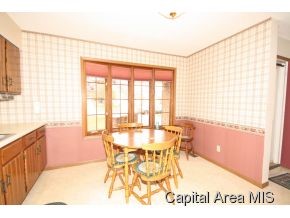 204 Astoria Road Springfield, IL 62704 - Photo 7 of 12