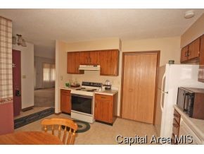 204 Astoria Road Springfield, IL 62704 - Photo 8 of 12