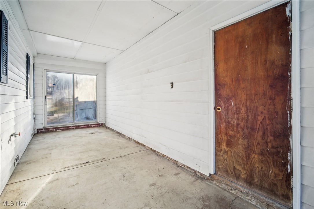 754 Fettro Road Akron, OH 44312 - Photo 25 of 31 View of unfurnished sunroom