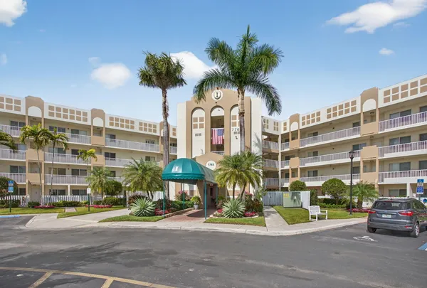 $189,000 | 7763 Southampton Terrace, Unit 303, Tamarac, FL 33321