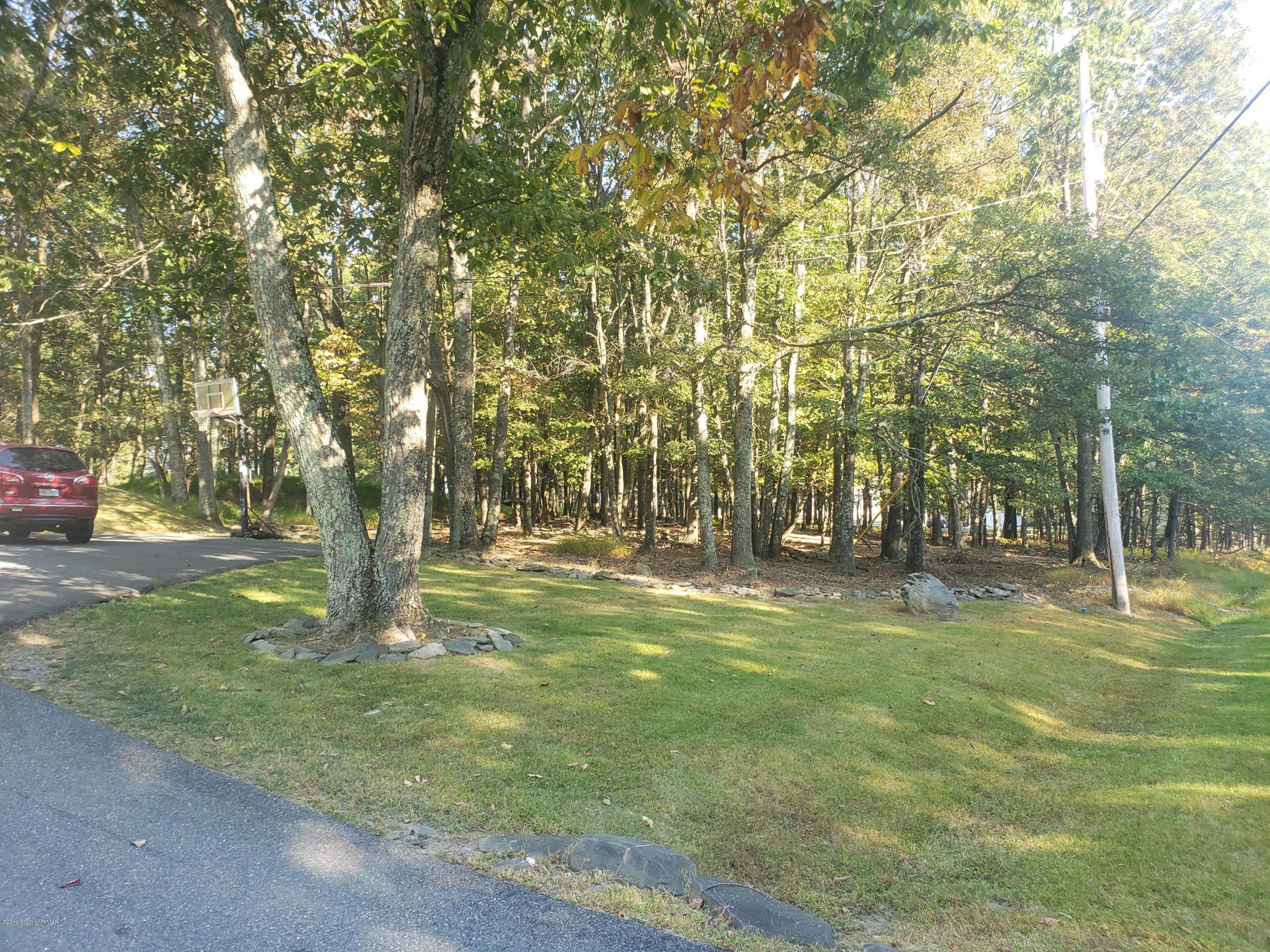 4307 Pine Ridge Drive West Bushkill, PA 18324 - Photo 4 of 28 20190922_091815
