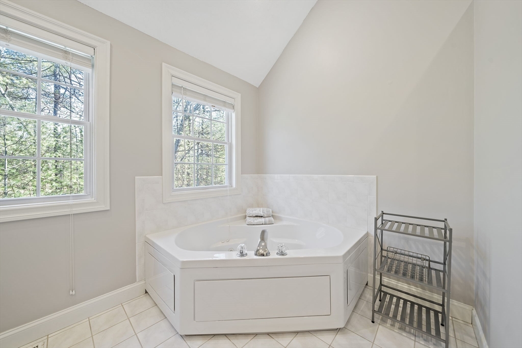 17 Alexandra Way Acton, MA 01720 - Photo 23 of 38