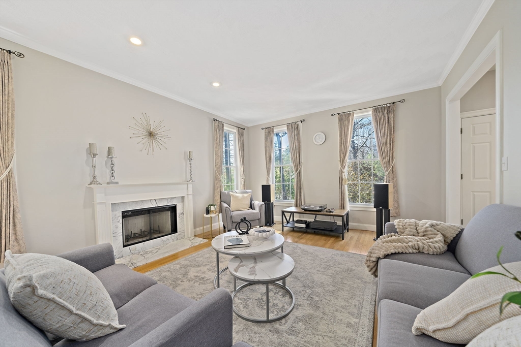 17 Alexandra Way Acton, MA 01720 - Photo 5 of 38