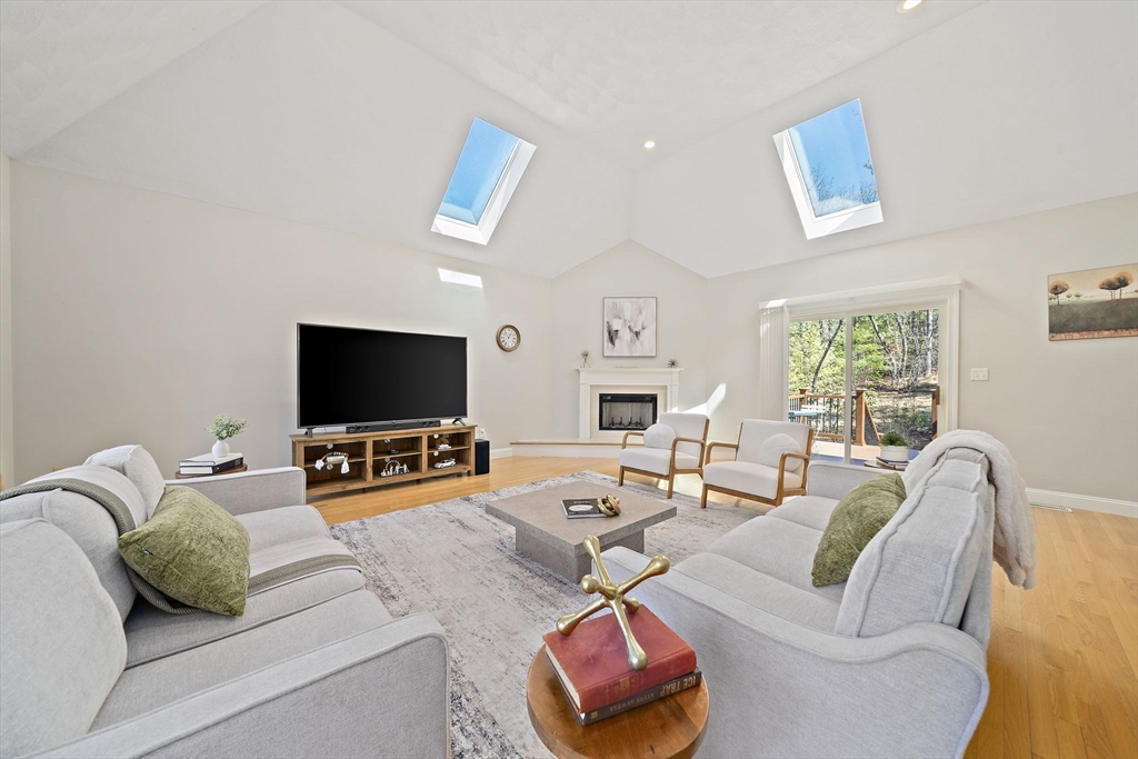 17 Alexandra Way Acton, MA 01720 - Photo 6 of 38