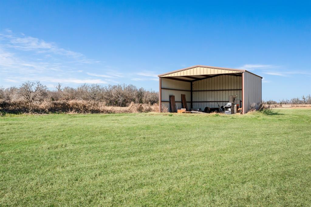 4060 County Road 36220 Sumner, TX 75486 - Photo 34 of 40 HAY BARN
