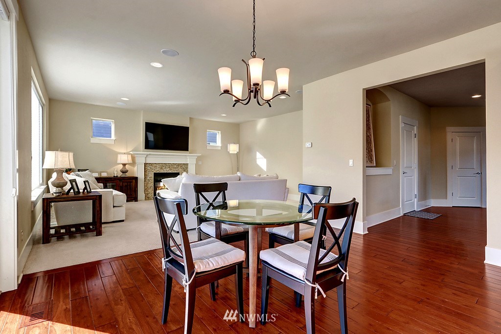 5212 Northeast 11th Court Renton, WA 98059 - Photo 4 of 23