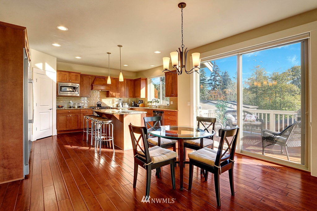 5212 Northeast 11th Court Renton, WA 98059 - Photo 6 of 23