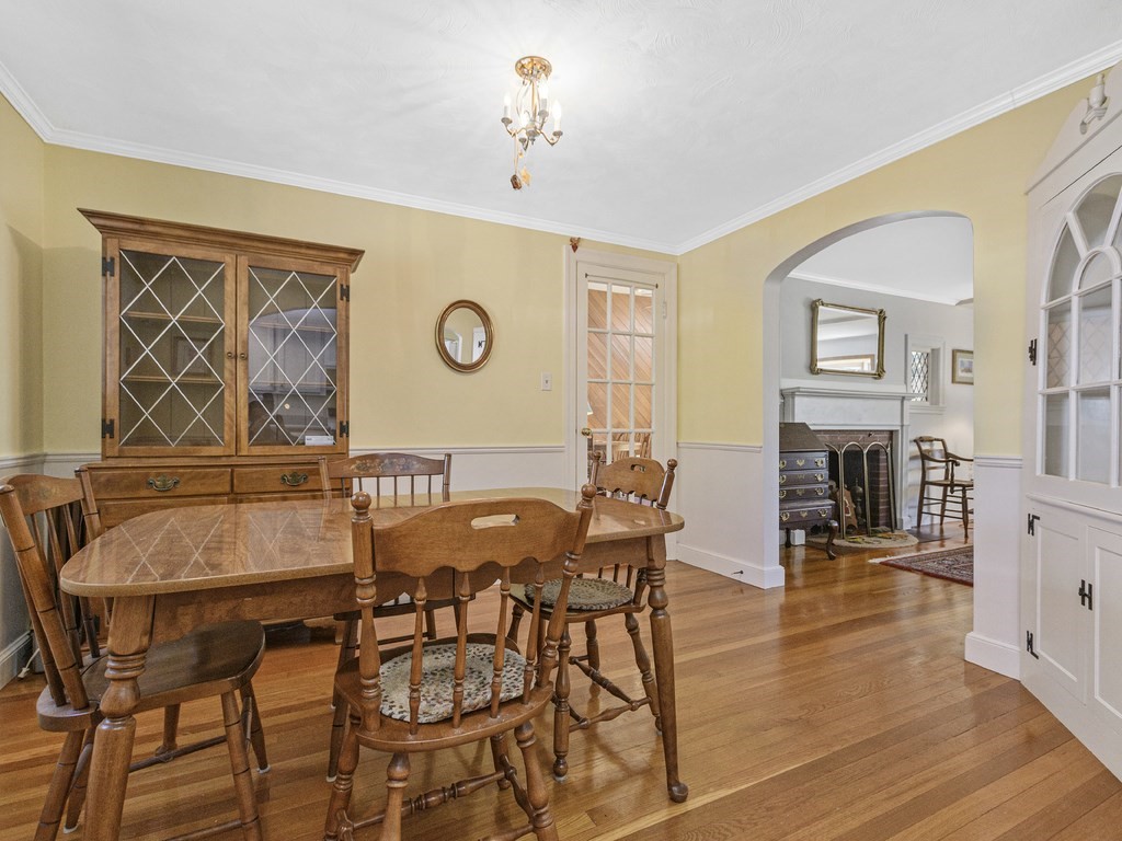 8 Hayward Road Wayland, MA 01778 - Photo 7 of 40